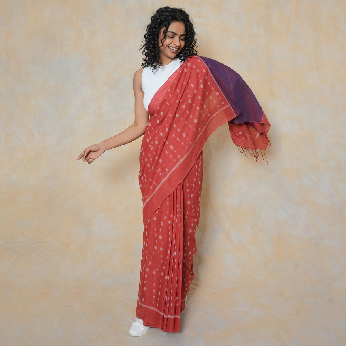 MOTI Handloom Cotton Ikat Saree - Red