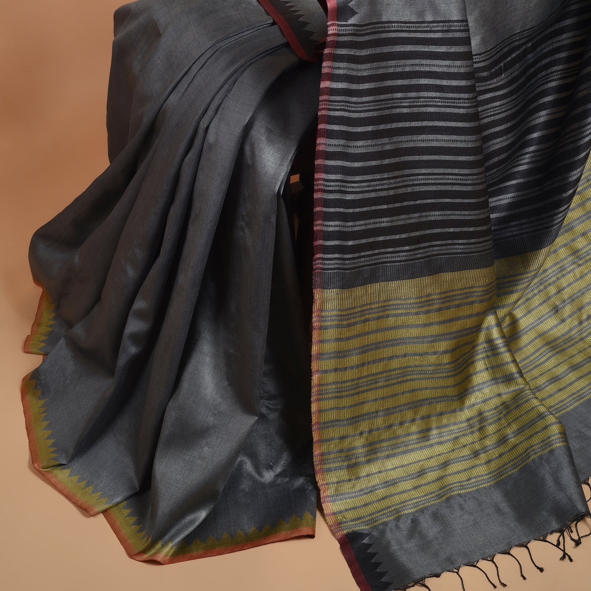 KUMBHA Kalingavastra Handwoven Tussar Silk Saree - Grey