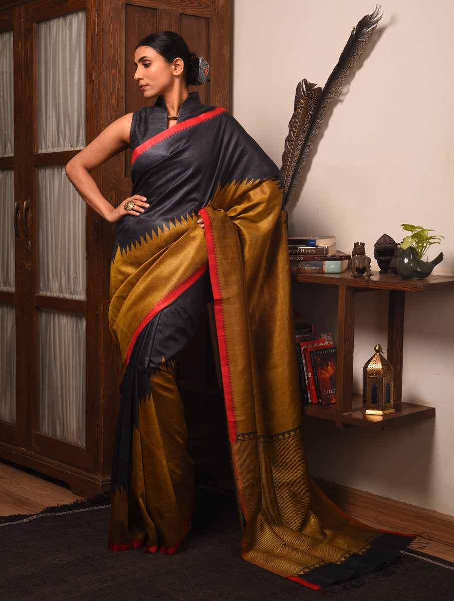 BADHTE KADAM KUMBHA Tussar Silk Saree - Black Green